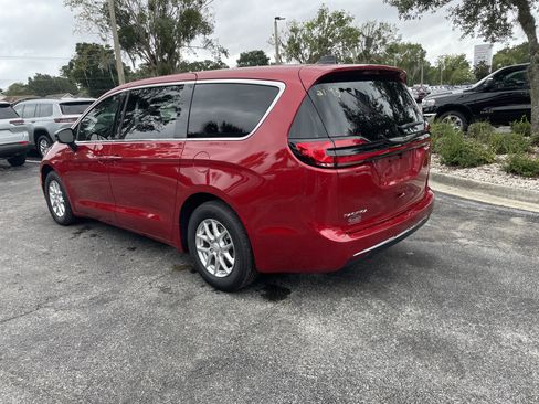 New 2026 Chrysler Pacifica Select image 5
