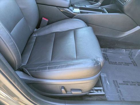 Used 2019 Kia Cadenza Premium image 17