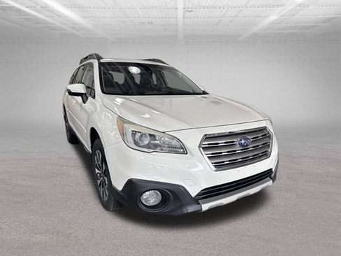 Used 2016 Subaru Outback 2.5i Limited AWD/4WD image 3