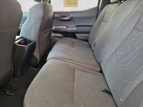 Used 2018 Toyota Tacoma TRD Sport w/ Technology Package AWD/4WD image 16