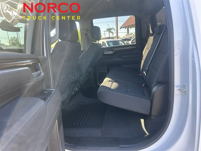 Used 2025 Chevrolet Silverado 2500 LT w/ Convenience Package AWD/4WD image 13