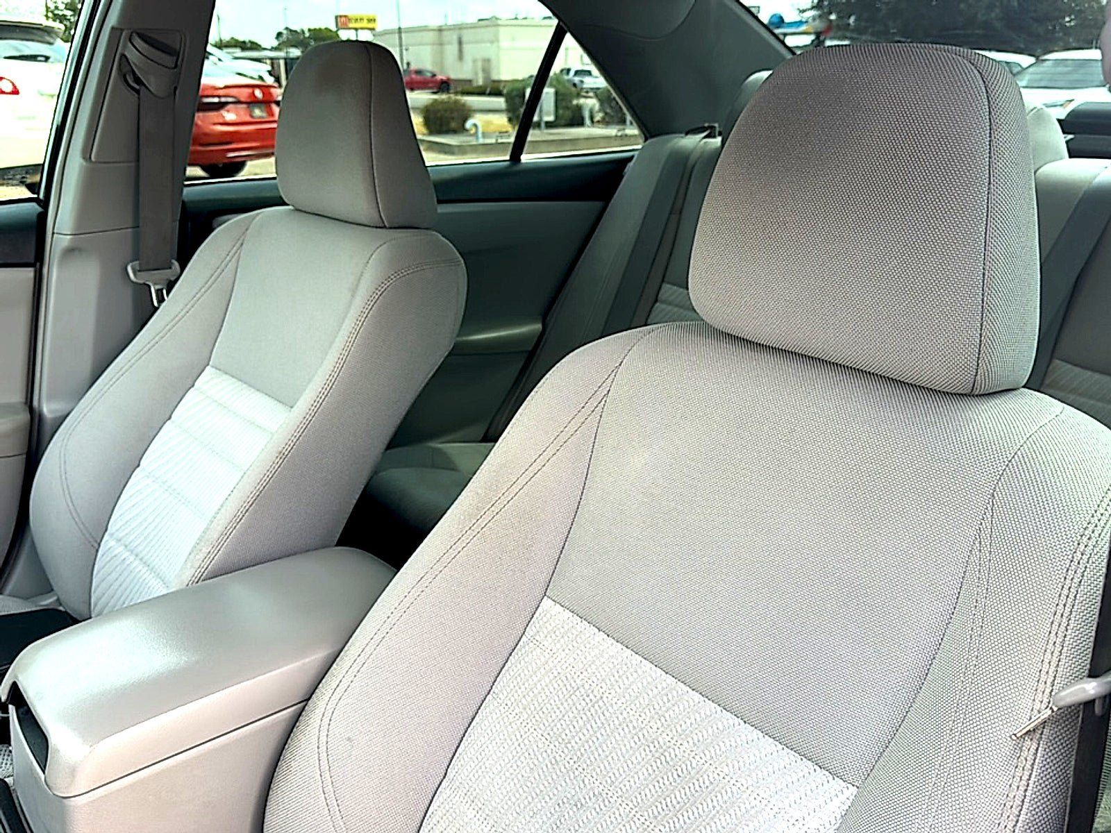 Used 2016 Toyota Camry LE FWD image 7
