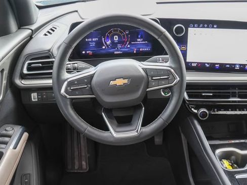 Used 2024 Chevrolet Traverse LT FWD image 21