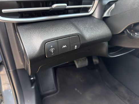 Used 2022 Hyundai Elantra SEL w/ Convenience + Premium Package image 12