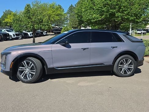Used 2026 Cadillac Lyriq Premium Luxury AWD/4WD image 3