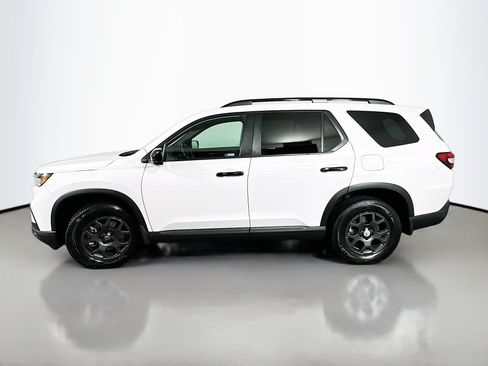 Used 2023 Honda Pilot TrailSport image 4