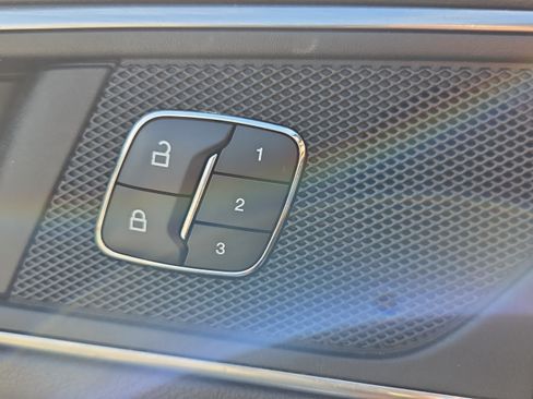 Used 2018 Ford Edge Titanium w/ Ford Safe & Smart Package FWD image 28