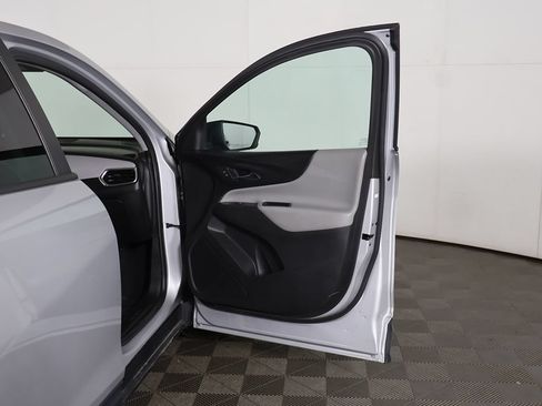 Used 2020 Chevrolet Equinox LS w/ LS Convenience Package FWD image 16