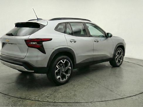 Used 2025 Chevrolet Trax LT image 9