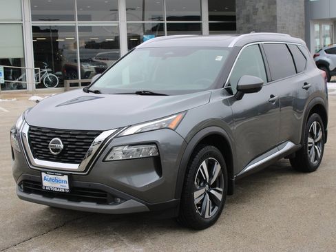 Used 2021 Nissan Rogue SL w/ Premium Package image 3