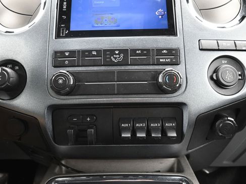 Used 2011 Ford F250 XLT w/ Chrome Pkg RWD image 16