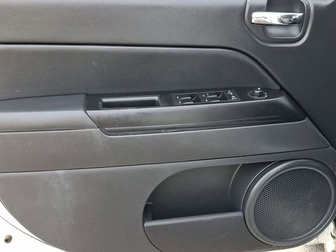 Used 2016 Jeep Compass Sport w/ Power Value Group image 24