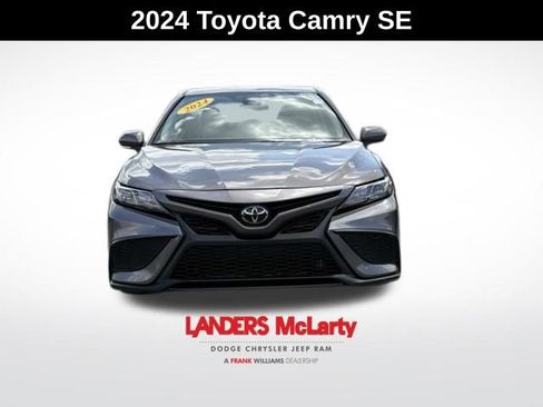 Used 2024 Toyota Camry SE FWD image 3