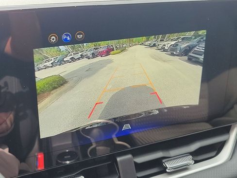 Used 2026 Chevrolet Equinox LT FWD image 24