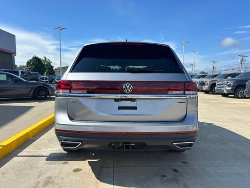 Used 2025 Volkswagen Atlas SE AWD/4WD image 6