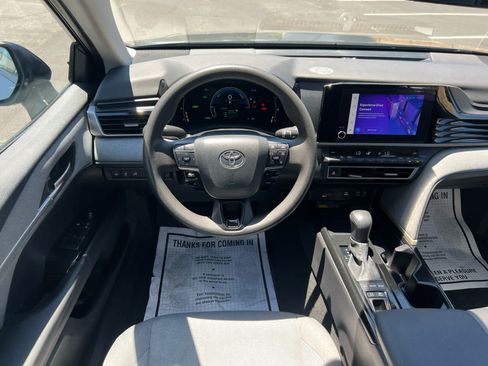 Used 2025 Toyota Camry LE w/ Convenience Package FWD image 2