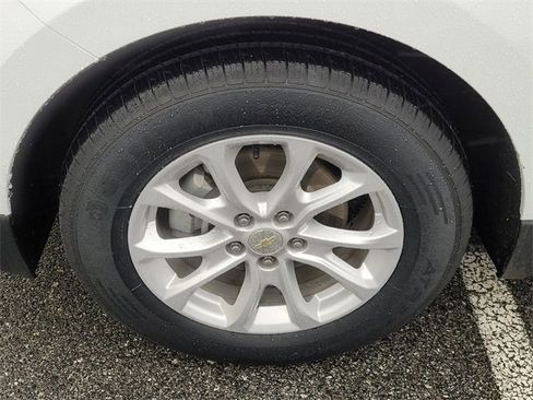 Used 2020 Chevrolet Equinox LS image 18