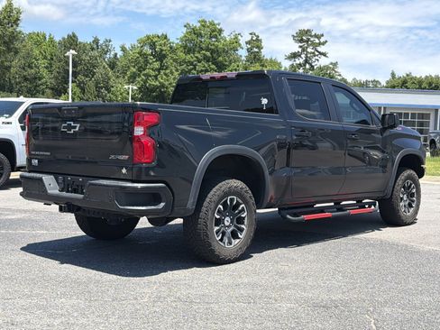 Used 2023 Chevrolet Silverado 1500 ZR2 w/ Technology Package AWD/4WD image 12