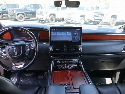 Used 2022 Lincoln Navigator L 4WD image 29