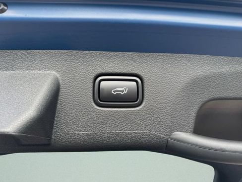 Used 2025 Kia Sportage EX w/ Premium Package FWD image 8