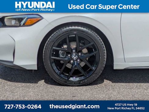 Used 2025 Honda Civic Sport image 10