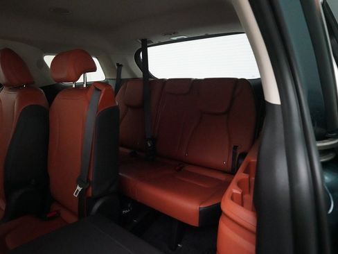 Certified 2024 Kia Carnival SX image 17