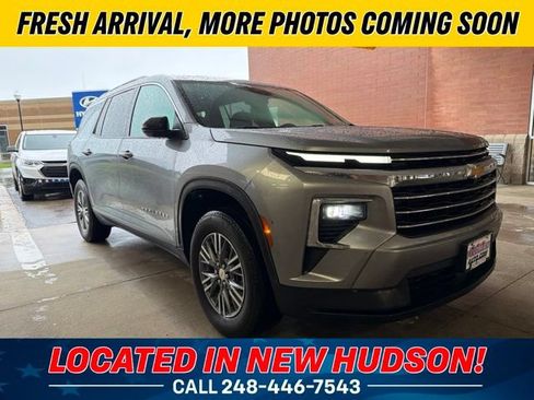 Used 2025 Chevrolet Traverse LT AWD/4WD image 4
