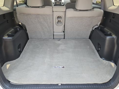 Used 2012 Toyota RAV4 4WD w/ Value Pkg image 6