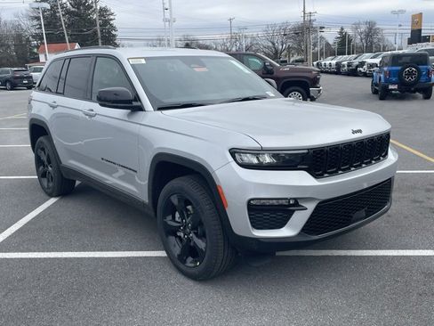 New 2025 Jeep Grand Cherokee Limited image 2