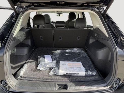 New 2026 Volkswagen Tiguan SE image 11