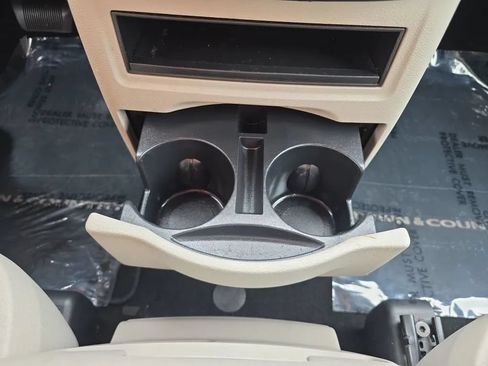 Used 2015 Chrysler Town & Country Touring w/ Driver Convenience Group FWD image 25