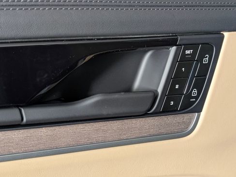 New 2026 Porsche Cayenne Coupe AWD/4WD image 27