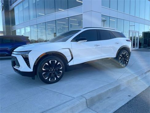Used 2024 Chevrolet Blazer EV RS image 2