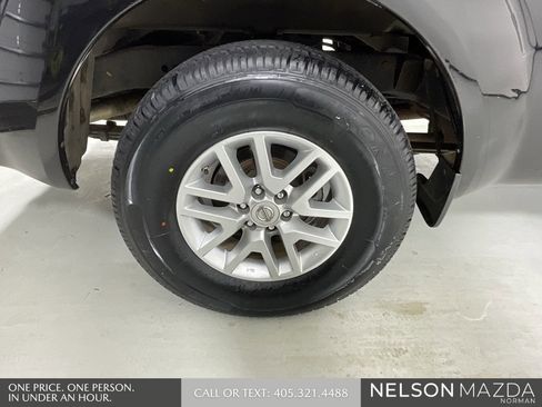 Used 2014 Nissan Frontier SV image 10