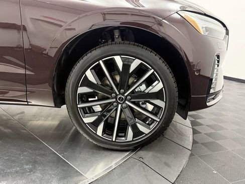 New 2026 Volvo XC60 B5 Ultra w/ Protection Package Premier AWD/4WD image 9