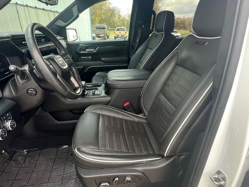 Used 2024 GMC Sierra 1500 AT4X image 10
