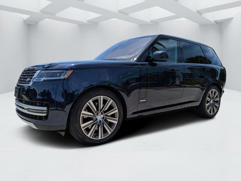 Used 2023 Land Rover Range Rover Autobiography AWD/4WD image 7