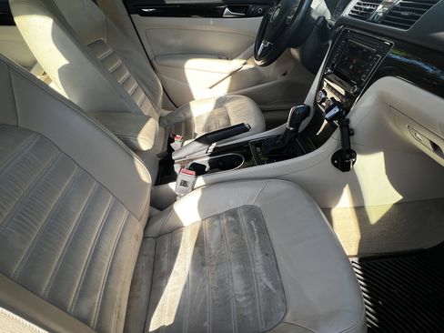 Used 2014 Volkswagen Passat TDI SEL Premium image 44