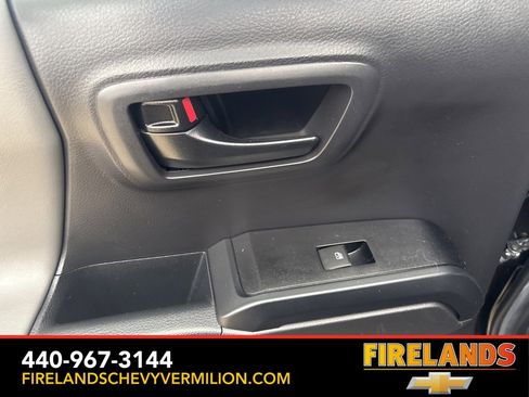 Used 2022 Toyota Tacoma SR image 39