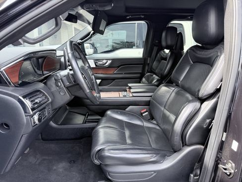 Used 2020 Lincoln Navigator L Reserve w/ Equipment Group 208A Reserve AWD/4WD image 2