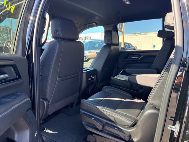 Used 2025 GMC Yukon XL Denali AWD/4WD image 6