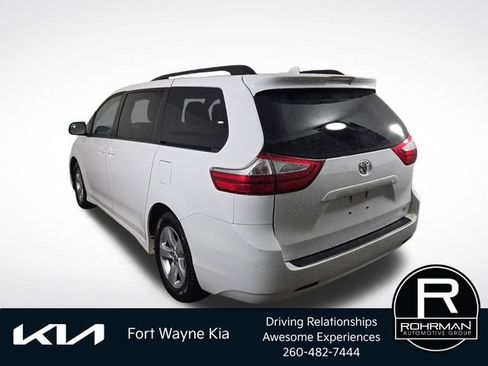 Used 2018 Toyota Sienna LE FWD image 9