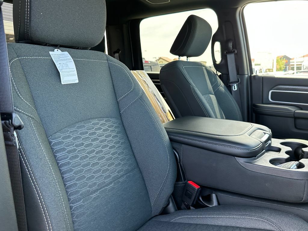 New 2026 RAM 2500 Big Horn AWD/4WD image 14