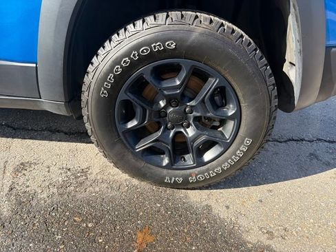 Used 2021 Jeep Cherokee Trailhawk w/ Sun, Sound & Nav Group image 31