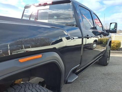 Used 2024 GMC Sierra 2500 AT4X image 21