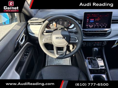 Used 2025 Jeep Compass Limited image 13