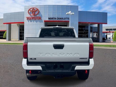 Used 2025 Toyota Tacoma TRD Off-Road AWD/4WD image 5