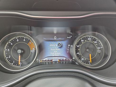 Used 2021 Jeep Cherokee Trailhawk image 24