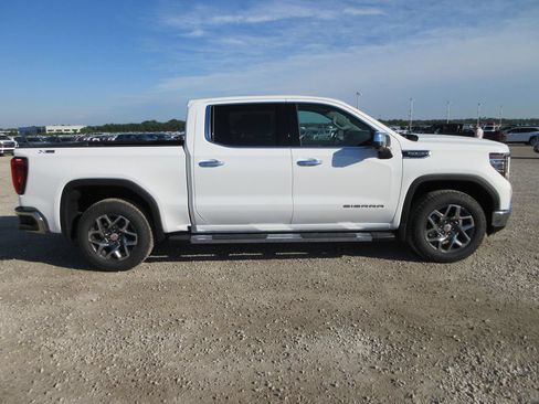New 2026 GMC Sierra 1500 SLT w/ SLT Premium Plus Package AWD/4WD image 3