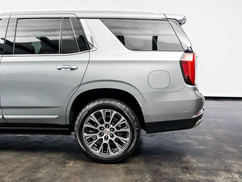 Used 2025 GMC Yukon Denali w/ Sun & Power Step Package image 15